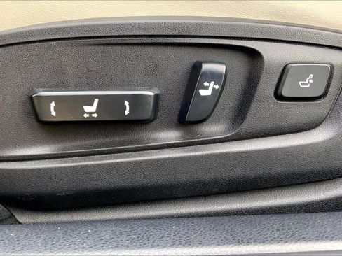 Used 2013 Lexus ES 350 w/ Luxury Pkg FWD image 34