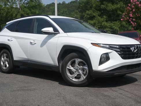 Used 2022 Hyundai Tucson SEL FWD image 2