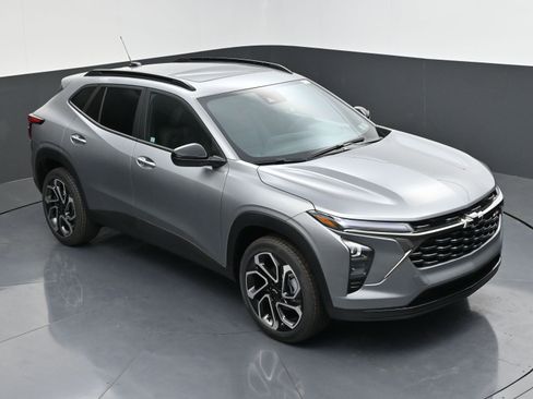 New 2026 Chevrolet Trax RS w/ Sunroof Package FWD image 39