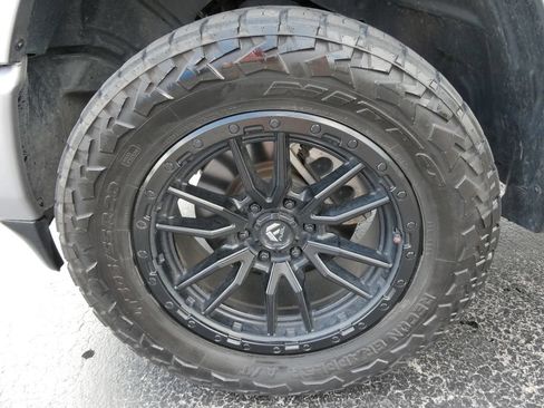 Used 2024 RAM 1500 Laramie AWD/4WD image 10