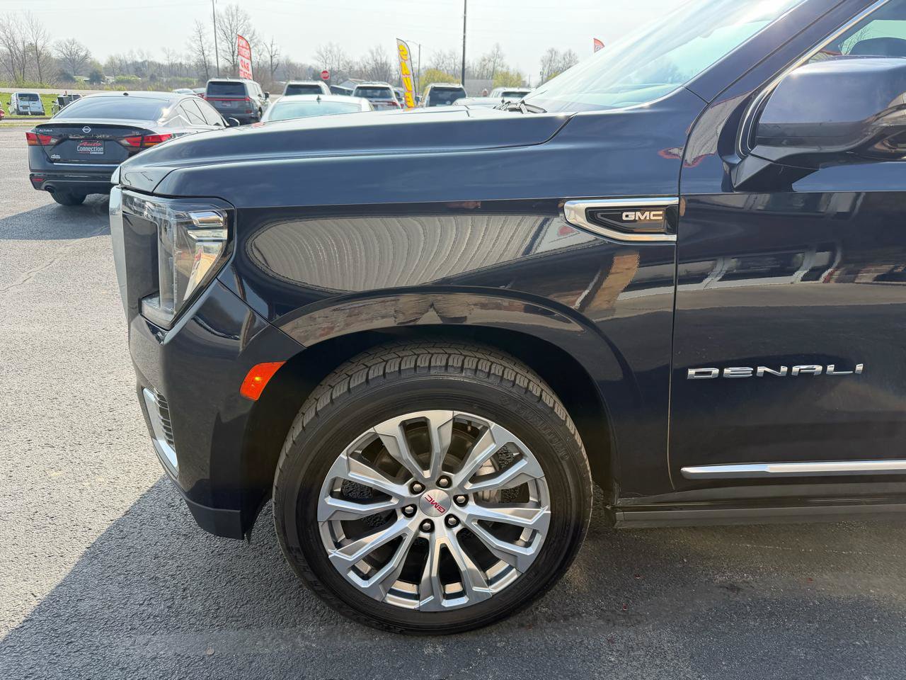 Used 2023 GMC Yukon Denali w/ Max Trailering Package AWD/4WD image 12