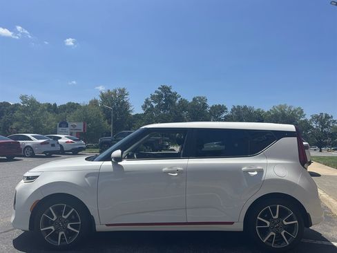 Used 2020 Kia Soul GT-Line Turbo FWD image 2