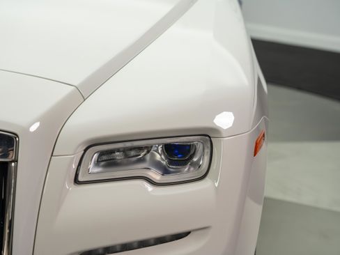 Used 2017 Rolls-Royce Dawn RWD image 47