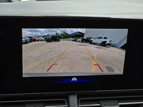 Used 2025 Chevrolet Trax LT FWD image 28