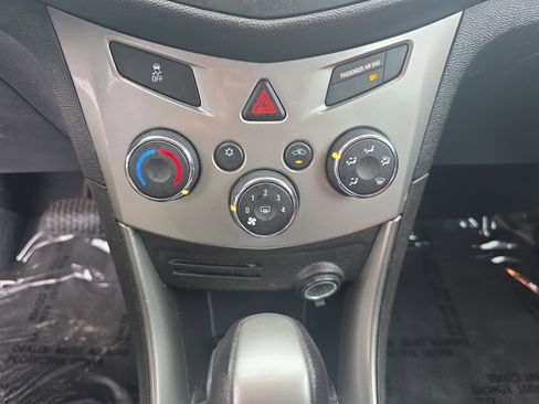 Used 2016 Chevrolet Trax LT image 3