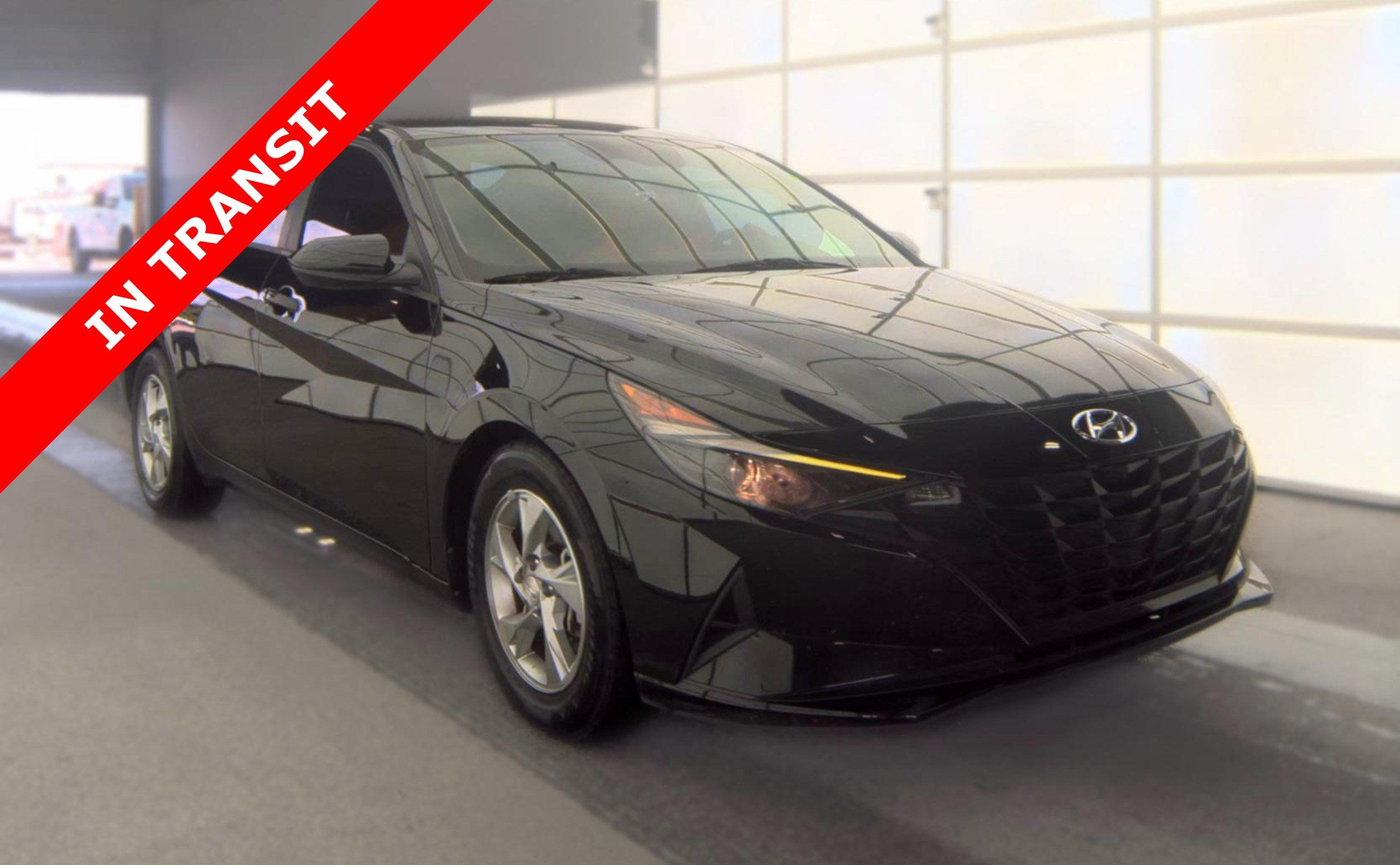 Used 2021 Hyundai Elantra SE FWD image 3