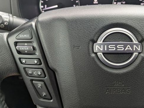 Used 2022 Nissan Frontier SV image 18