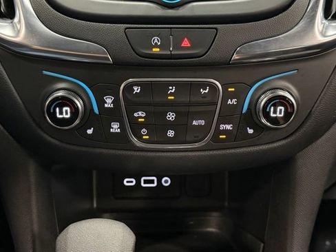 Used 2022 Chevrolet Equinox LT FWD image 28