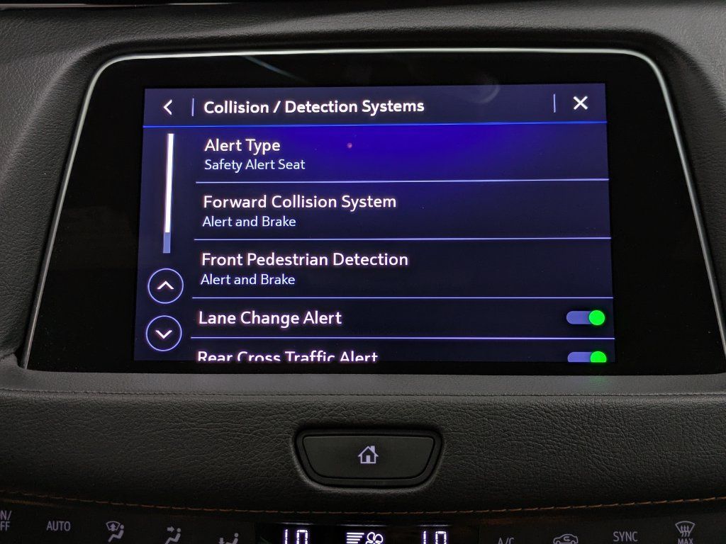 Used 2022 Cadillac XT4 Sport w/ Enhanced Visibility Package AWD/4WD image 7