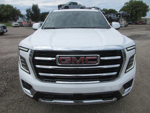 New 2026 GMC Yukon Elevation w/ Elevation Premium Package AWD/4WD image 10