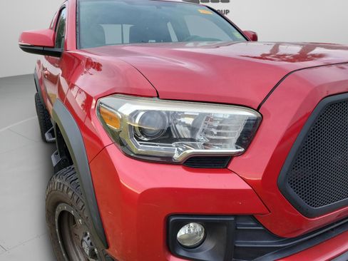 Used 2017 Toyota Tacoma TRD Off-Road image 17