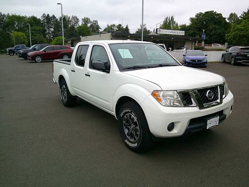 Used 2016 Nissan Frontier SV AWD/4WD image 7