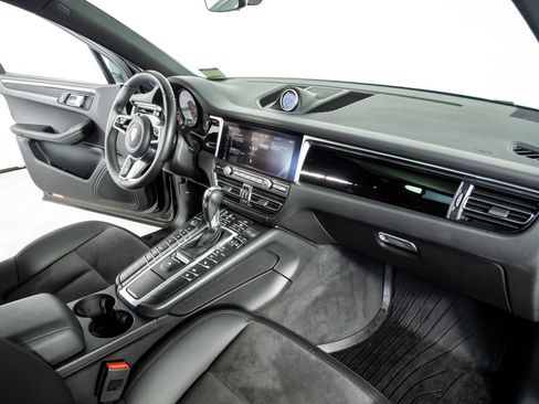 Used 2020 Porsche Macan image 23