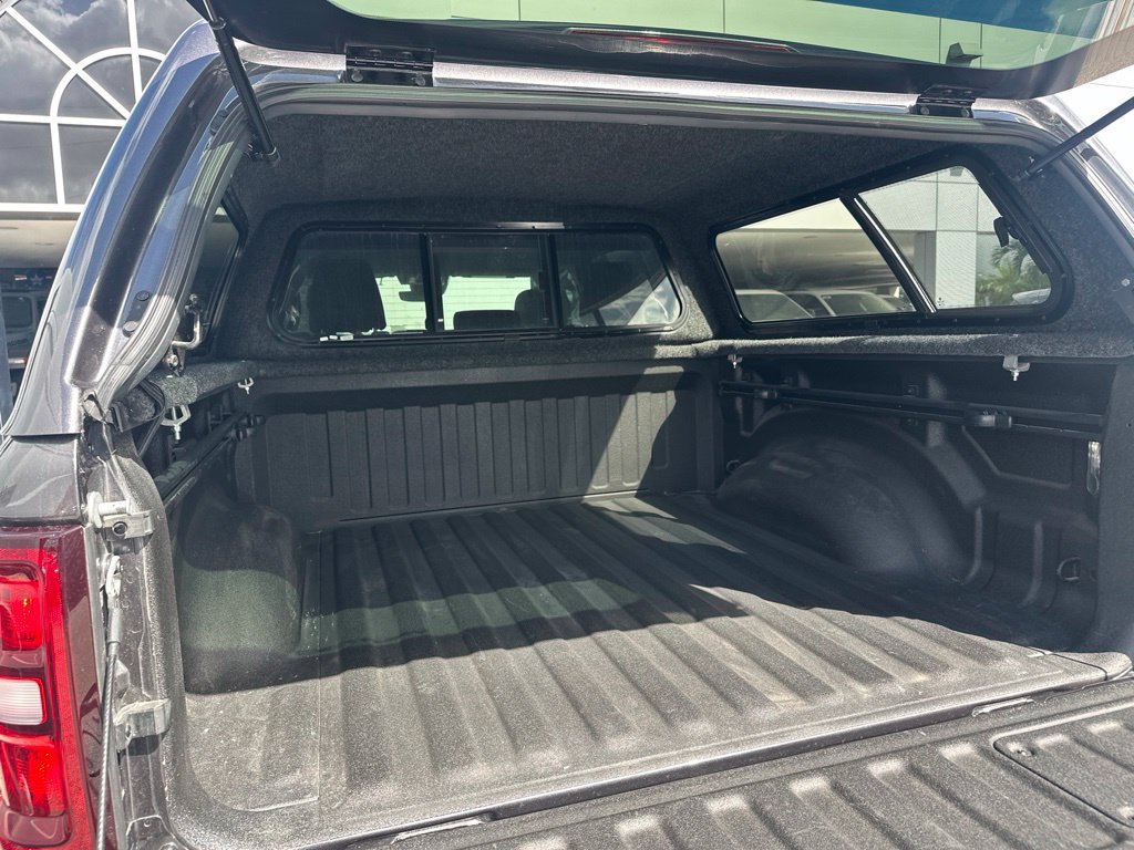 Used 2025 RAM 1500 Laramie w/ Night Edition AWD/4WD image 21