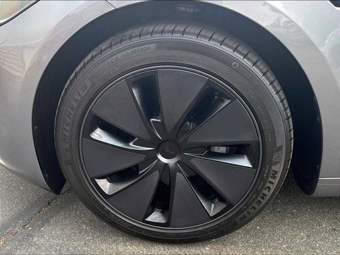 Used 2025 Tesla Model 3 Long Range RWD image 11