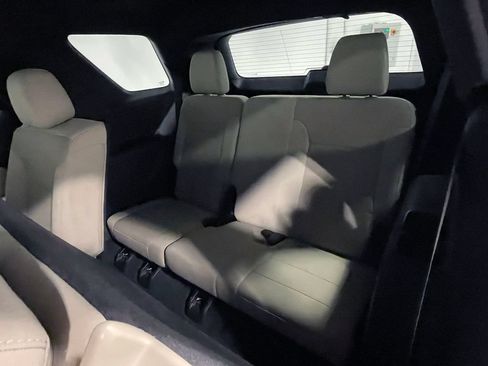 Used 2023 Chevrolet Traverse LS AWD/4WD image 20