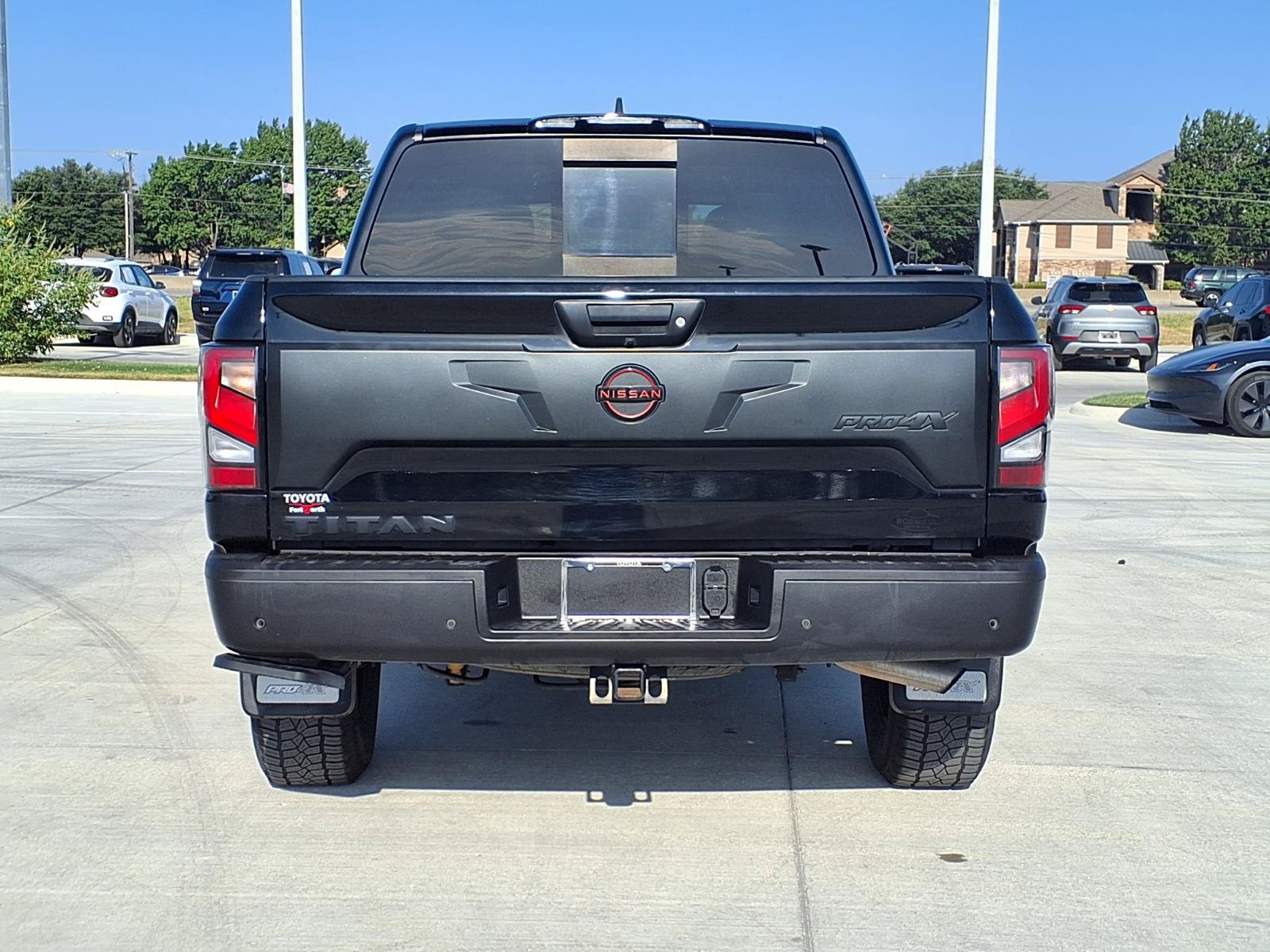 Used 2023 Nissan Titan PRO-4X w/ Pro-4x Convenience Package AWD/4WD image 8