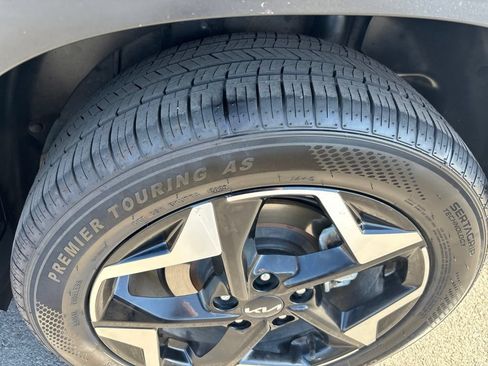 Certified 2024 Kia Seltos EX AWD/4WD image 17