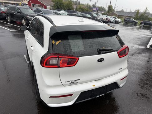 Used 2019 Kia Niro S Touring image 10