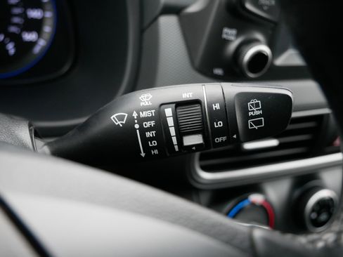 Used 2018 Hyundai Kona SEL image 29