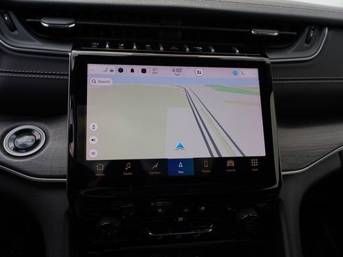 Used 2024 Jeep Grand Cherokee L Limited w/ Luxury Tech Group II image 41