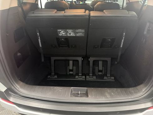 Used 2026 Kia Carnival EX FWD image 24