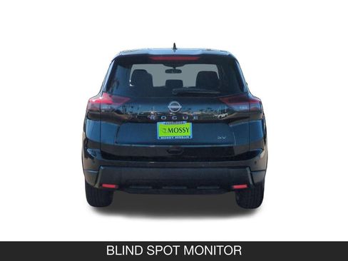 Used 2024 Nissan Rogue SV FWD image 8