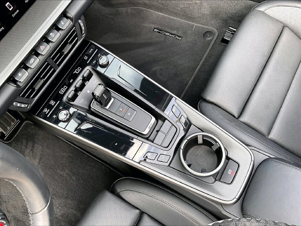 Certified 2025 Porsche 911 Carrera RWD image 17