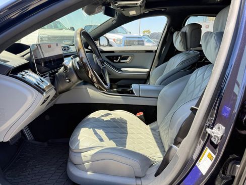 Used 2022 Mercedes-Benz S 580 4MATIC Sedan w/ AMG Line Package image 5