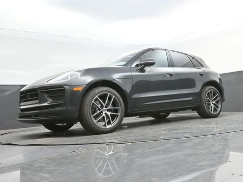 New 2025 Porsche Macan image 36