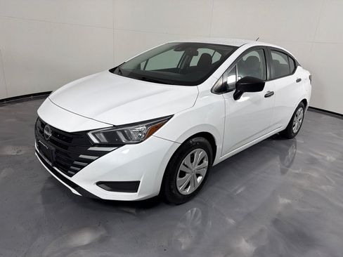 Used 2023 Nissan Versa S FWD image 9