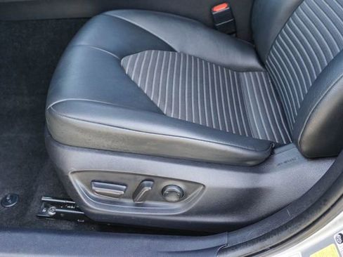 Used 2023 Toyota Camry SE image 12