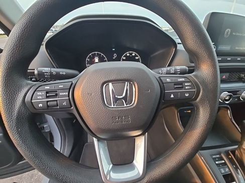 Used 2025 Honda CR-V LX image 15