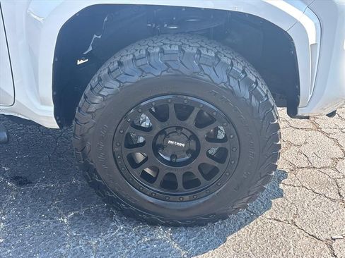 Used 2024 Toyota Tacoma SR w/ SR Upgrade Package AWD/4WD image 10
