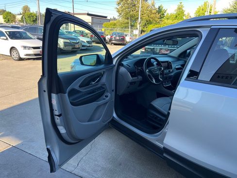 Used 2020 GMC Terrain SLT w/ Preferred Package AWD/4WD image 11
