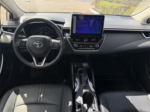 Certified 2025 Toyota Corolla XLE image 9
