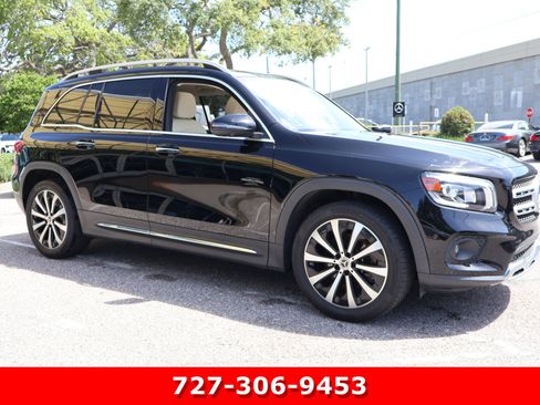 Used 2023 Mercedes-Benz GLB 250 4MATIC w/ Premium Package image 12