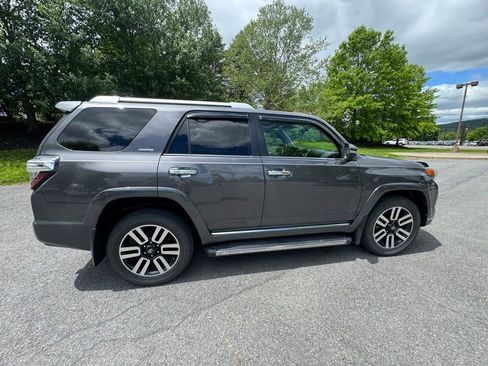 Used 2018 Toyota 4Runner Limited AWD/4WD image 8