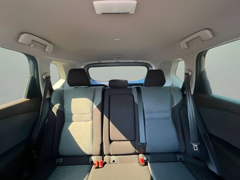 Used 2023 Nissan Rogue SV AWD/4WD image 16