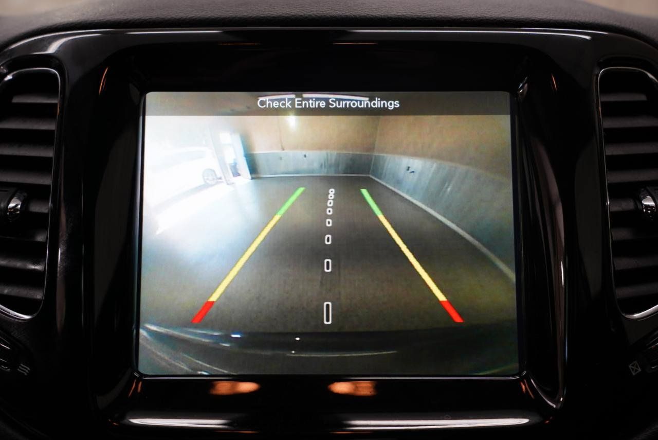 Used 2018 Jeep Compass Limited w/ Navigation Group AWD/4WD image 20