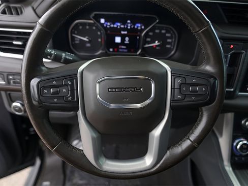 Used 2021 GMC Yukon Denali w/ Denali Premium Package image 15