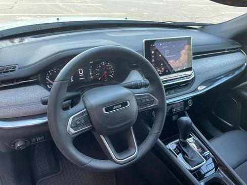 Used 2024 Jeep Compass Latitude w/ Convenience Group AWD/4WD image 26