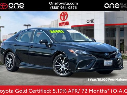 Certified 2023 Toyota Camry SE FWD image 1