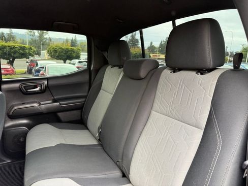 Used 2021 Toyota Tacoma TRD Off-Road AWD/4WD image 29