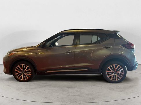 Used 2024 Nissan Kicks SR FWD image 6