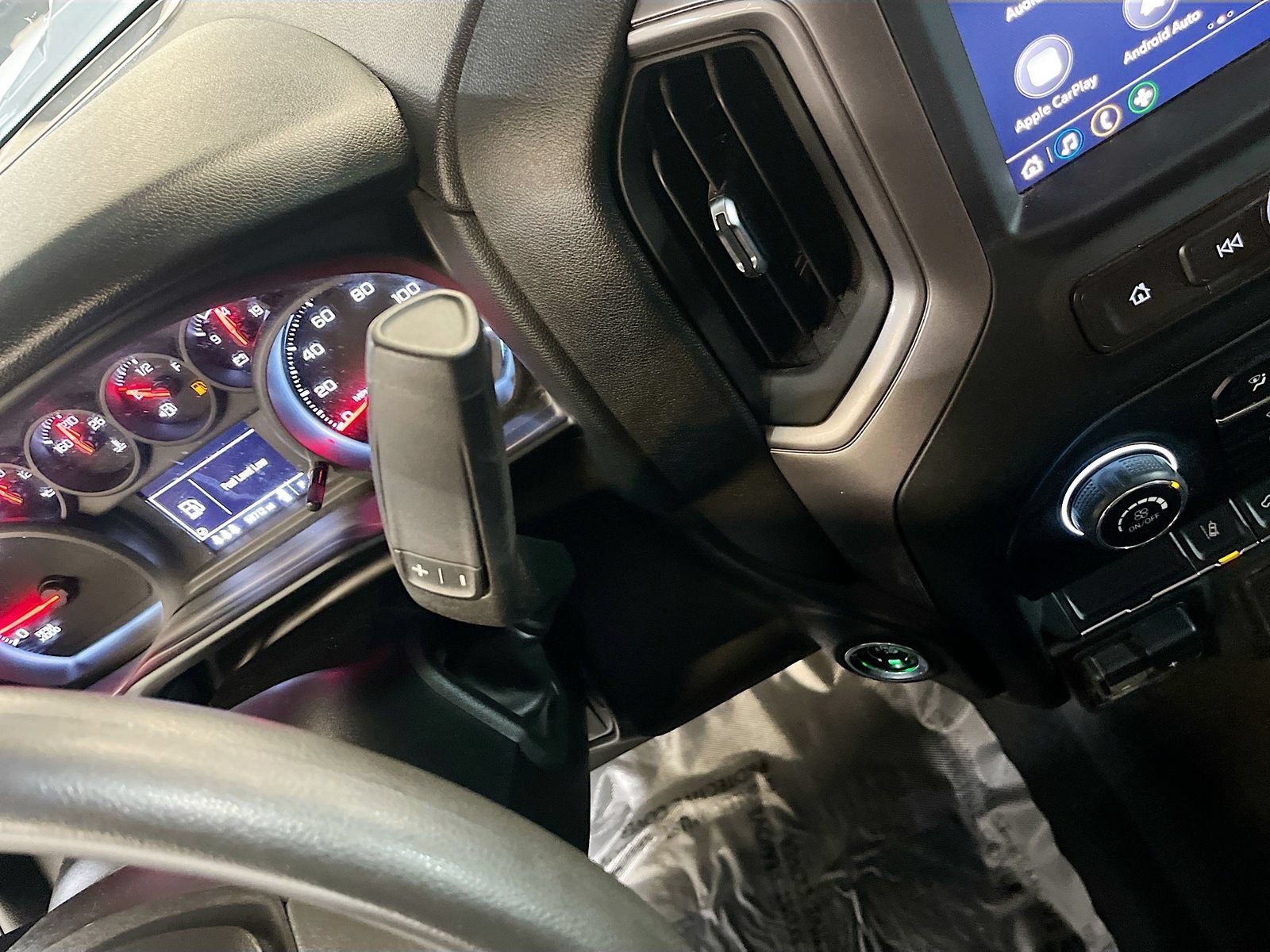 Used 2024 Chevrolet Silverado 2500 Custom w/ Custom Convenience Package AWD/4WD image 16