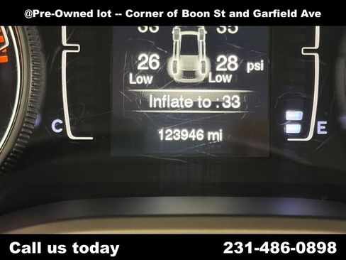 Used 2016 Jeep Cherokee Latitude w/ Cold Weather Group AWD/4WD image 24