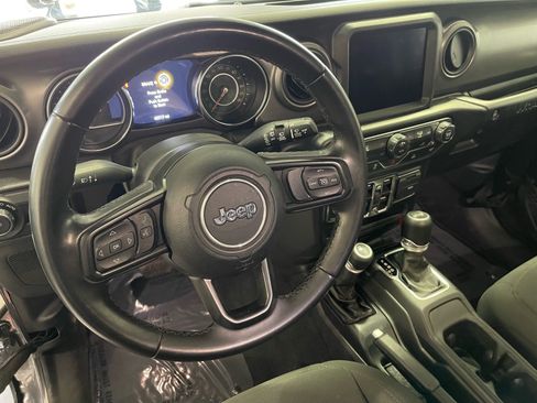 Used 2022 Jeep Wrangler Unlimited Sport AWD/4WD image 25