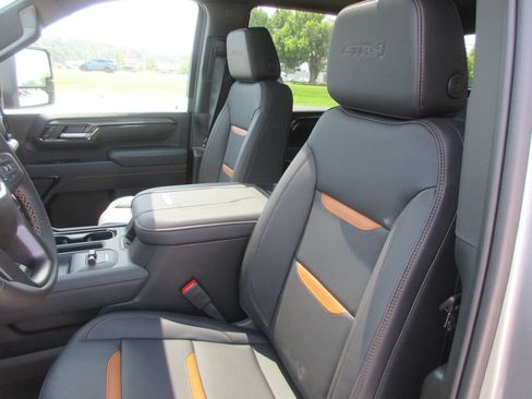New 2026 GMC Sierra 2500 AT4 w/ AT4 Premium Plus Package AWD/4WD image 13
