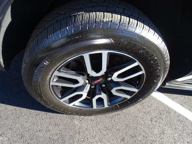 Used 2023 GMC Yukon XL AT4 w/ LPO, Floor Liner Package AWD/4WD image 30
